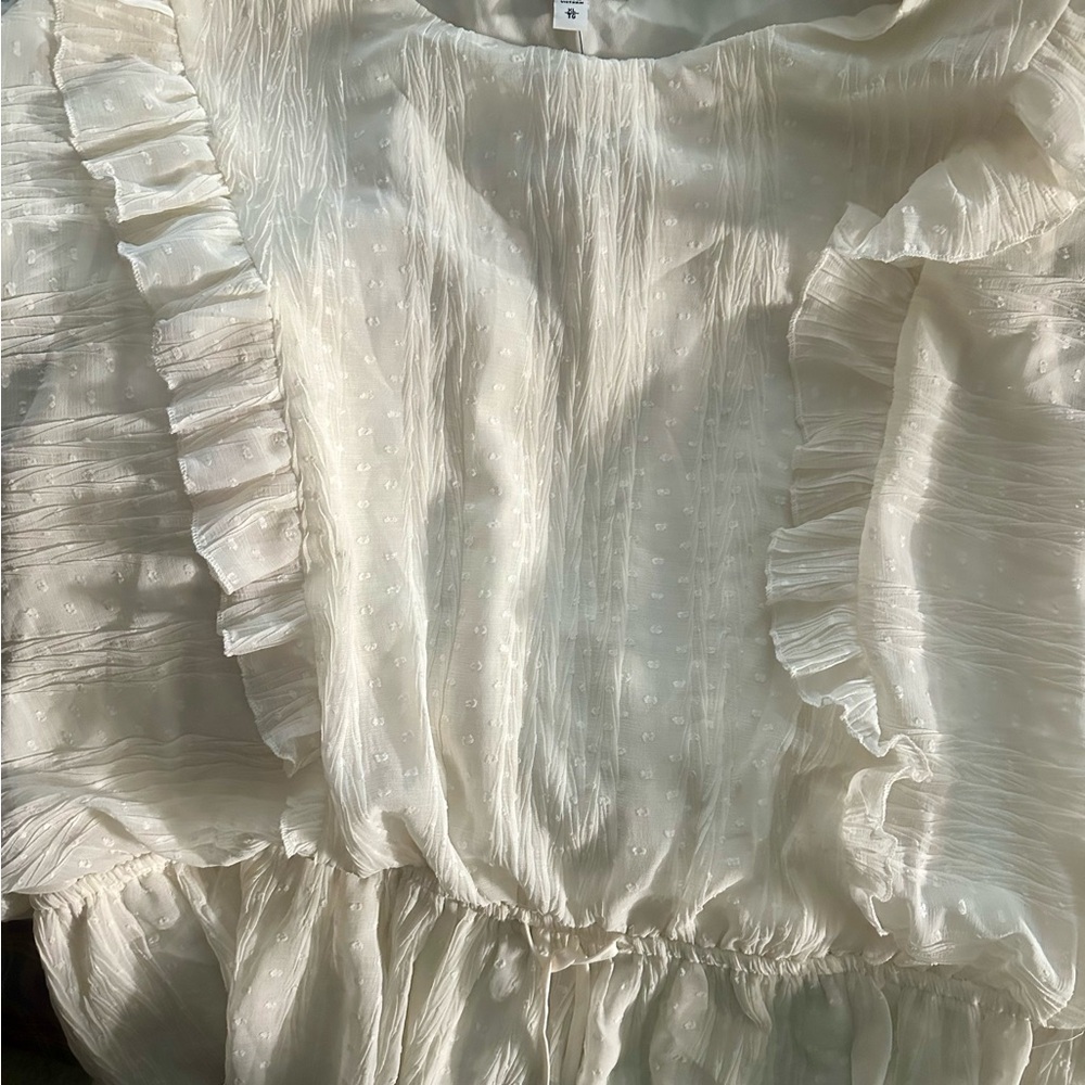Express Cream Ruffle Blouse - Picture 3 of 8